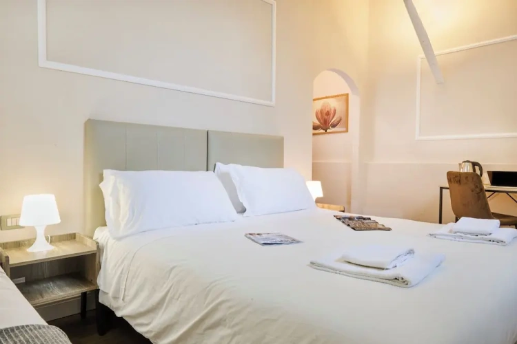 Standard Triple room
