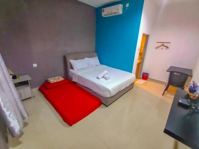Standard Double room with street view