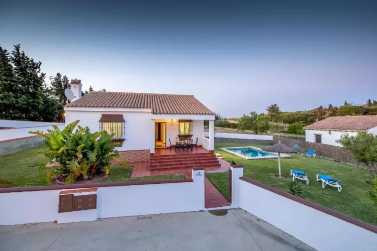 3 Bedrooms Cottage