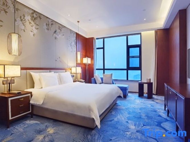 1 Bedroom Deluxe Suite