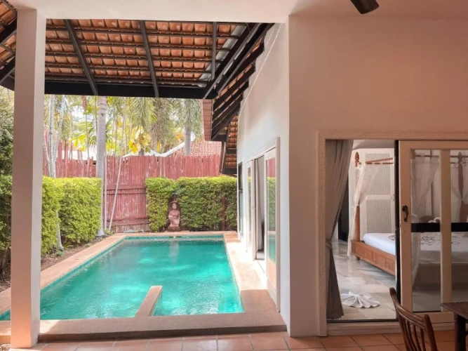 Standard Triple room