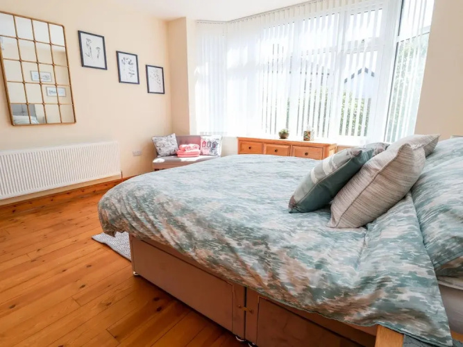 3 Rhyd Drive