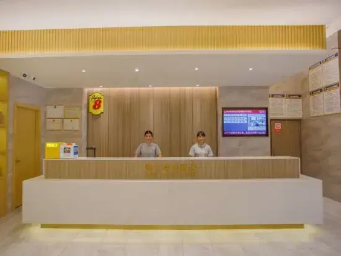 Su 8 Select Hotel