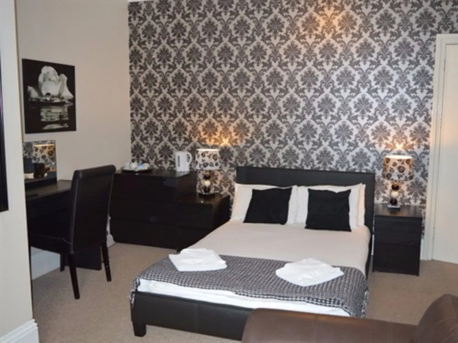 Somerton Lodge B & B
