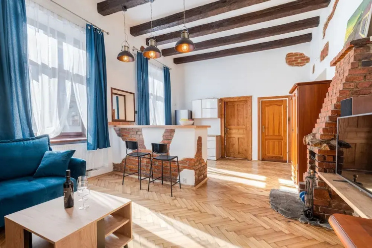 Charming Central Apartment
