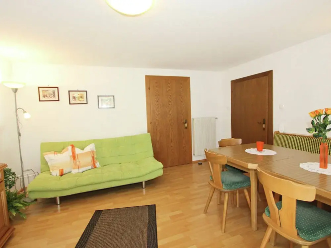 Apartment In Uderns With Balcony Cot Heating Parking