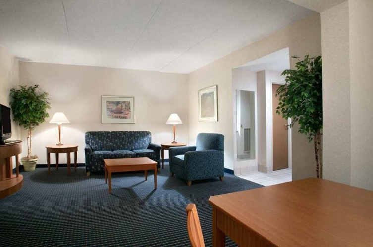 Embassy Suites by Hilton Lexington/UK Coldstream photo 6