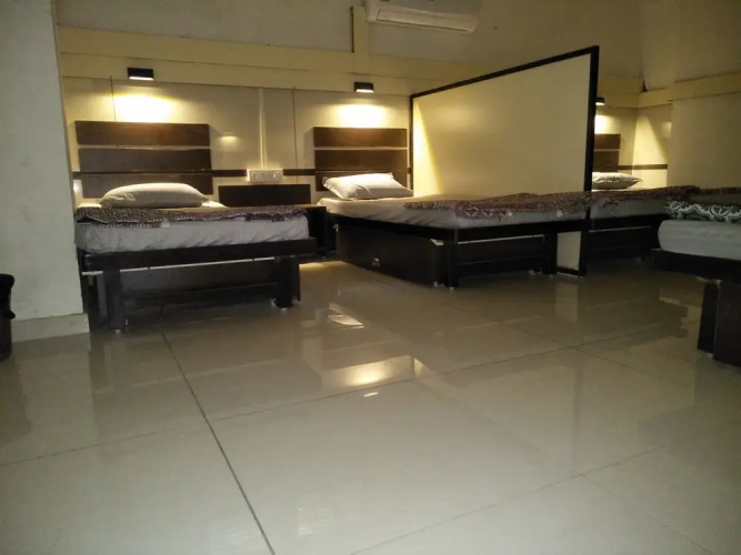 night-halt dormitory