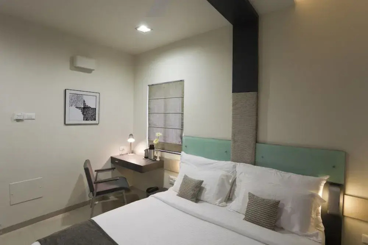 Skylark Business Hotel