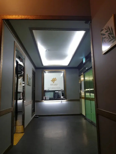 Sharp Hotel