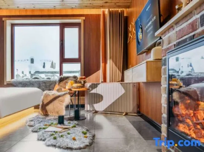 Deluxe Family room with view