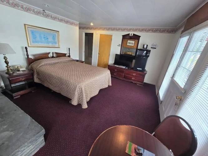 Standard Double room with lake view