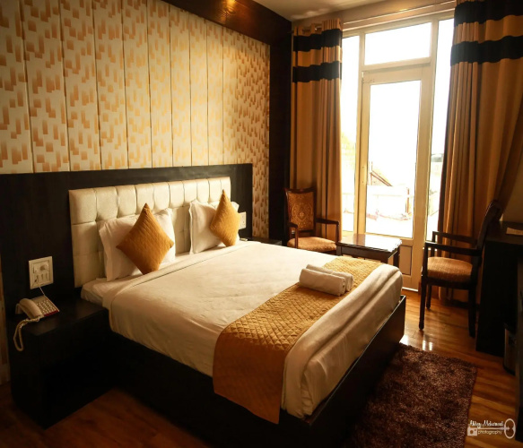 Paradise Ganga - A River Side Hotel