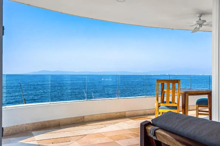 Blue Horizon 204