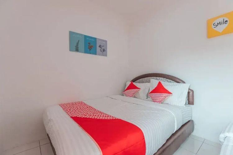 OYO 2229 Dolfie Residence