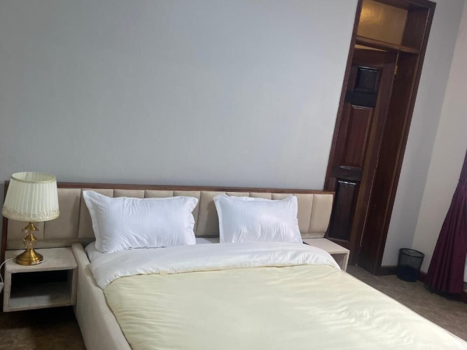 Elma Suites & Lounge