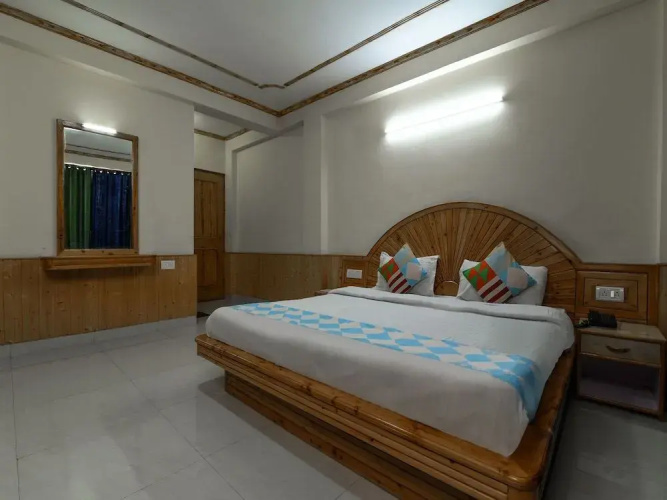OYO Home 15841 Serene Mountain View Studio