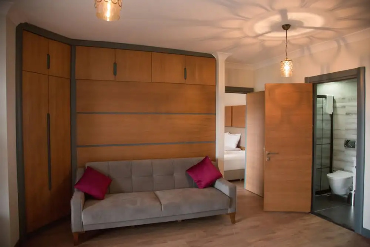 Ceneviz Suit Hotel