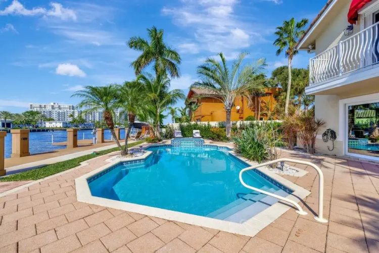 Serenity Villa Water Front