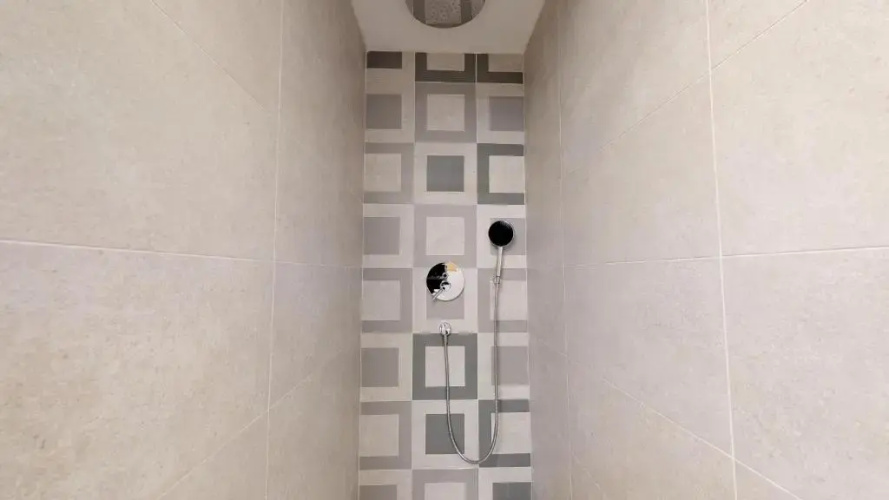 17 Ljubav Place