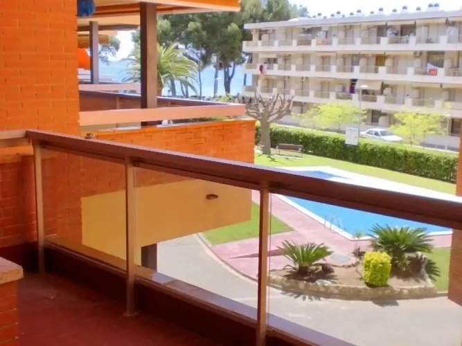 2 Bedrooms Apartment with balcony and with sea view