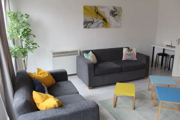 Modern Apartment-Comfortable and Central