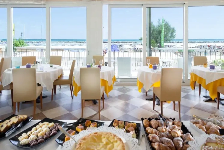 Superior Quadruple room with sea view