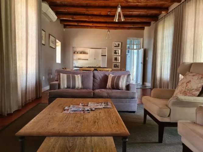 2 Bedrooms Cottage