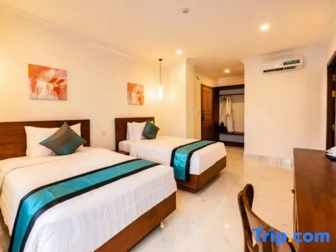 Deluxe Twin room with balcony