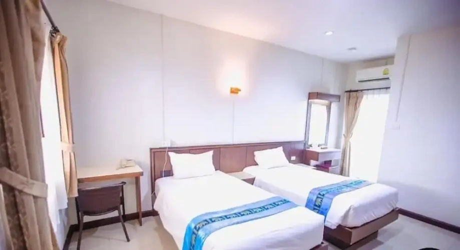 Standard Twin room with balcony
