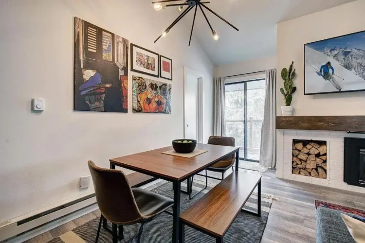 2 Bedrooms Apartment