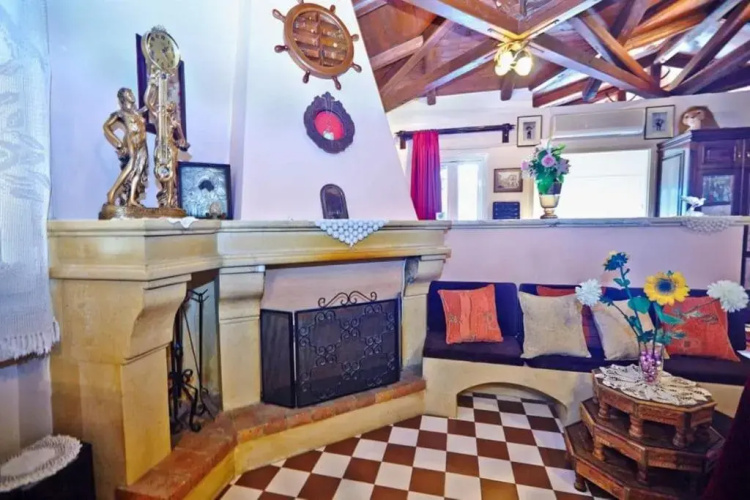 Anemelia Villa