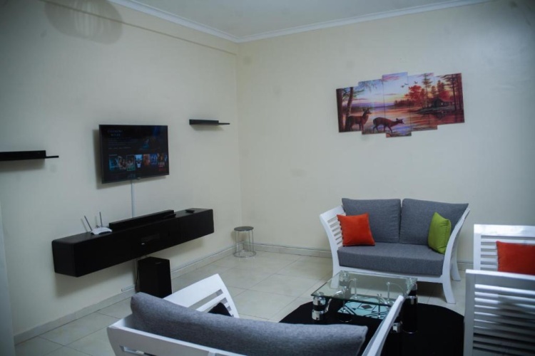 2 Bedrooms Apartment
