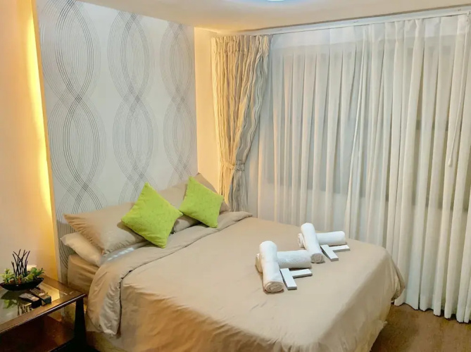 Spacious 1 BR Unit in AppleOne Ayala