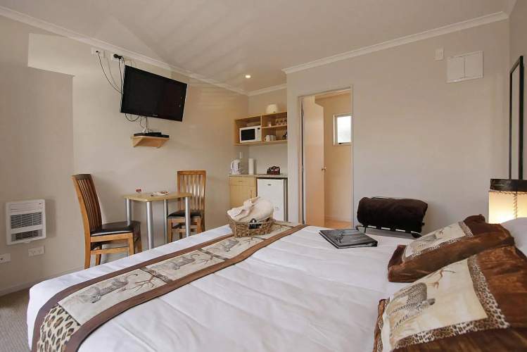 Big Five Motel