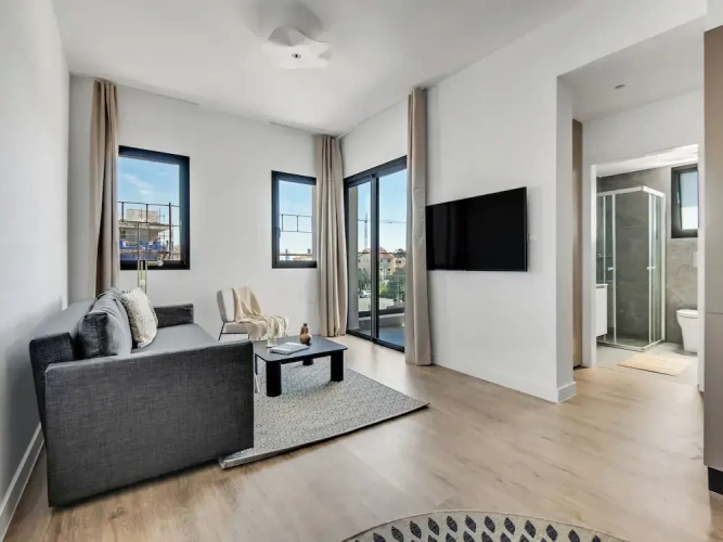 1 Bedroom Apartment with balcony and with city view