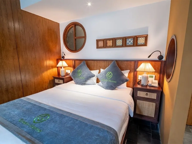 Premier room
