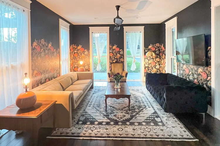 Rare - Unique East Austin Home - Walk to Downtown