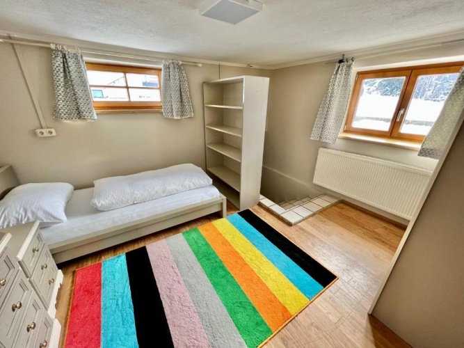 Standard Triple Basement room
