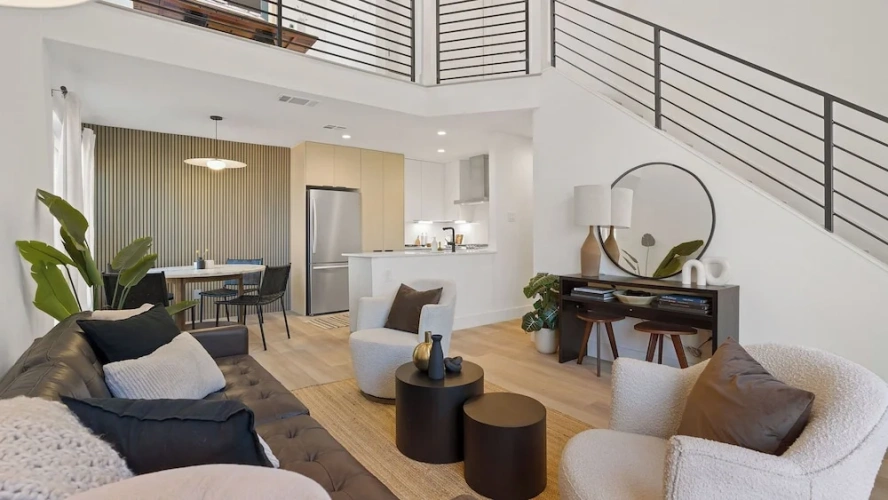 2 Bedrooms Apartment