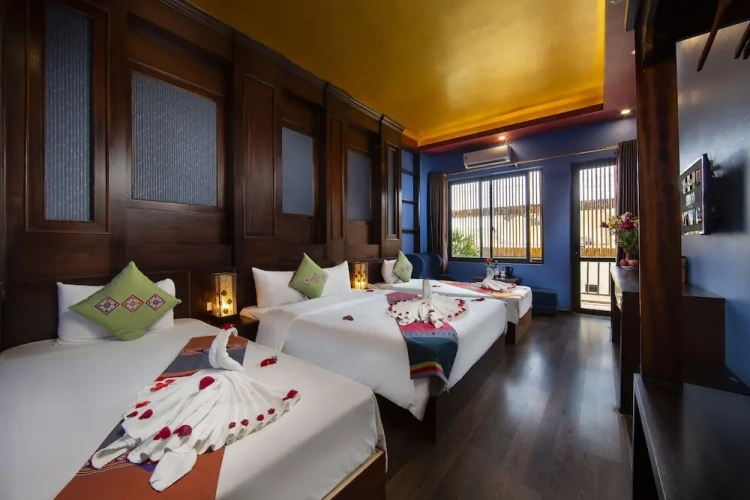 Standard Quadruple room with balcony and with mountain view