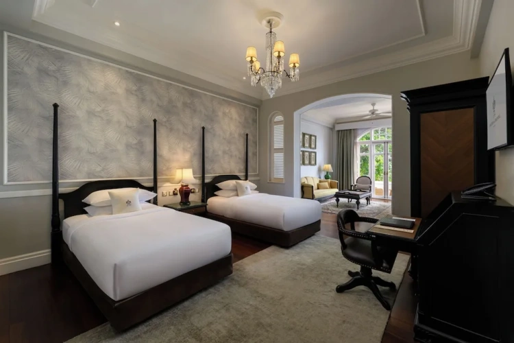 Premier Heritage Wing Twin Suite with balcony