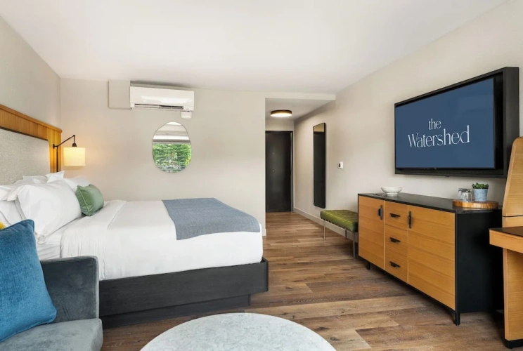 Deluxe Double room with city view