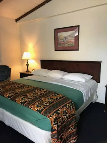 Cactus Inn and Suites