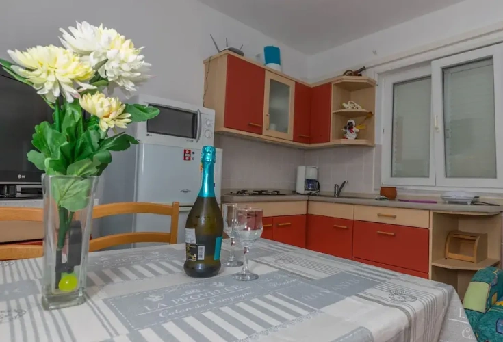 2 Bedrooms Apartment