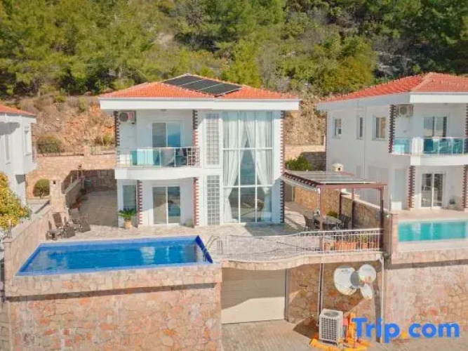 Qoople Villa Tepe with infinity pool and panoramic views