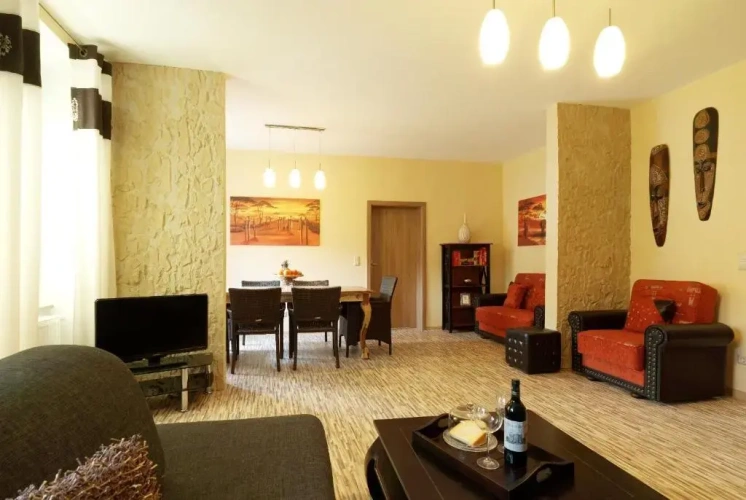 2 Bedrooms Apartment