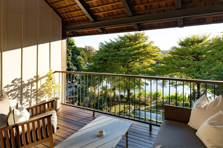 Deluxe room with balcony and with river view