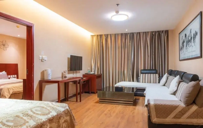 Deluxe Suite
