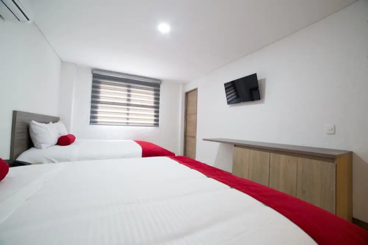 Novus Laureles Hotel